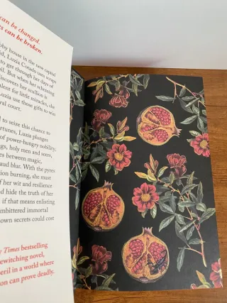 The Familiar Waterstones special ed Leigh Bardugo