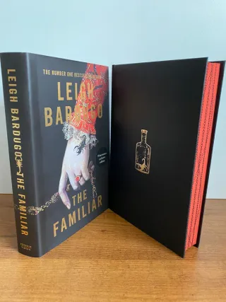 The Familiar Waterstones special ed Leigh Bardugo