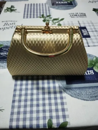 Bolso de fiesta dorado