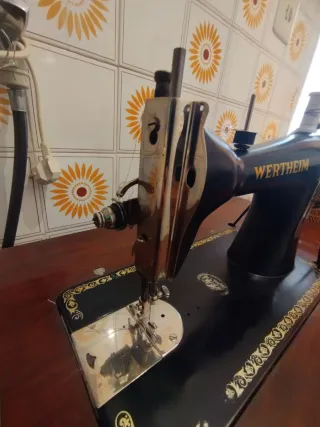Máquina de coser Wertheim