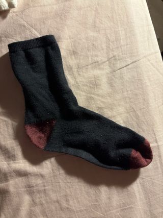 Calcetines negros y rojos talla 38