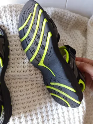 Sandalias Mountain Pro Negras y Verdes