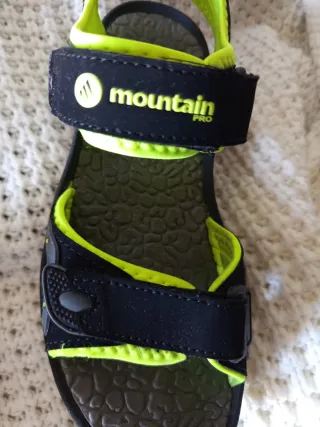 Sandalias Mountain Pro Negras y Verdes
