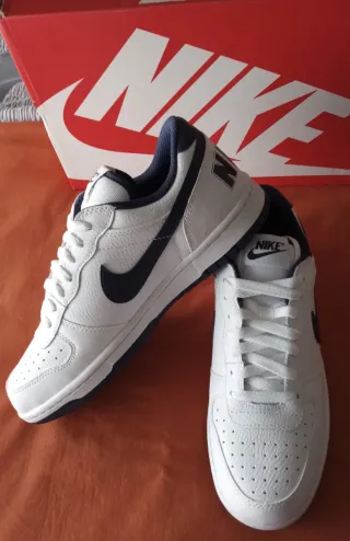 Zapatillas Nike Hombre Blancas y Azul Marino