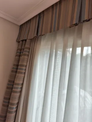 Cortinas señoriales con visillo de lino