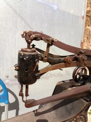 Máquina de coser piel y zapatos PATENT ELASTIQUE.