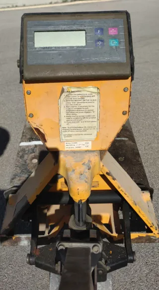 Transpaleta con báscula 2000kg