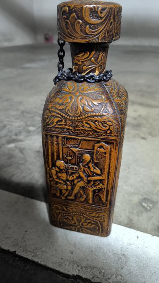 Botella El Quijote con Tapa y Cadena