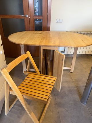 Mesa plegable madera con sillas
