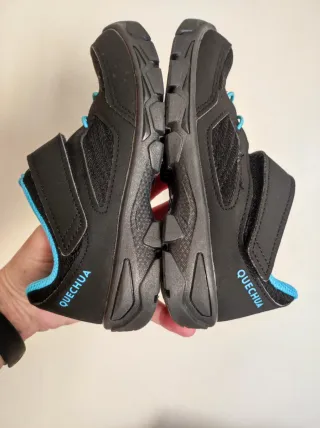 Tenis Quechua Negros y Azules