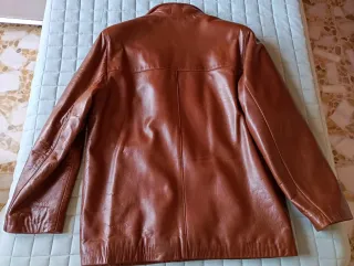 Cazadora de piel marrón talla 48