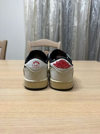 Jordan x Travis Scott Scarpe