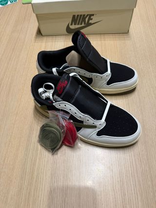 Jordan x Travis Scott Scarpe