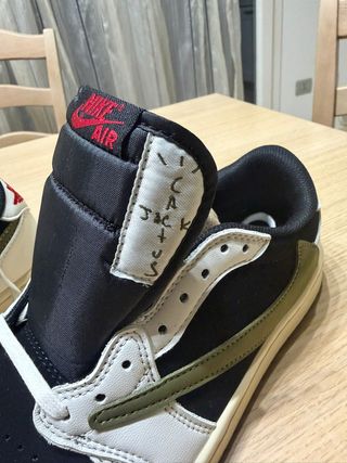 Jordan x Travis Scott Scarpe