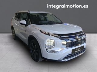 Mitsubishi Outlander PHEV Kaiteki 4WD