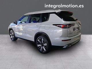 Mitsubishi Outlander PHEV Kaiteki 4WD