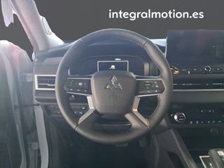 Mitsubishi Outlander PHEV Kaiteki 4WD