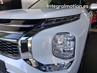 Mitsubishi Outlander PHEV Kaiteki 4WD