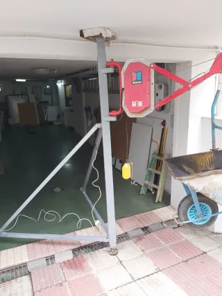 Maquinillo elevador Wiskers construcción