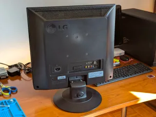 Monitor TV LG Flatron M1917A 19" - SCART/VGA/4:3