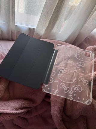 Funda iPad Pro 11 2024 Hello Kitty