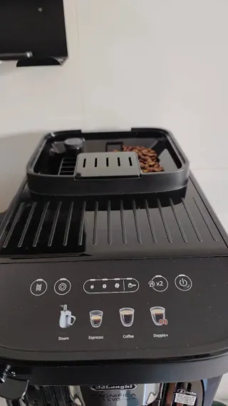 Cafetera Delonghi Magnifica EVO