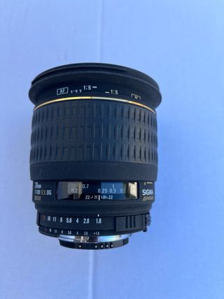 Objetivo Sigma 24mm f/1.8 EX DG Macro + Filtro