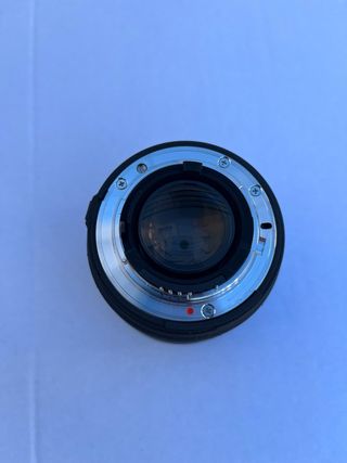 Objetivo Sigma 24mm f/1.8 EX DG Macro + Filtro