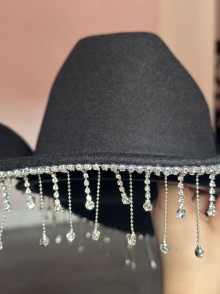 Sombrero de fiesta con pedrería
