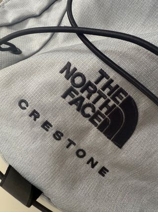 Mochila The North Face Crestone Gris