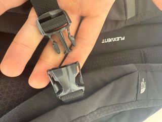 Mochila The North Face Crestone Gris