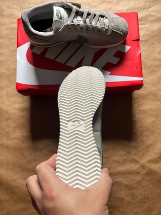 Nike Cortez Gris Oscuro y Verde Zapatillas