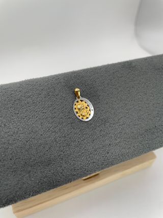 Medalla Virgen Niña Oro Bicolor 18K