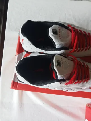 Nike Shox R4 Blancas y Rojas