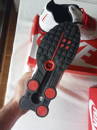 Nike Shox R4 Blancas y Rojas