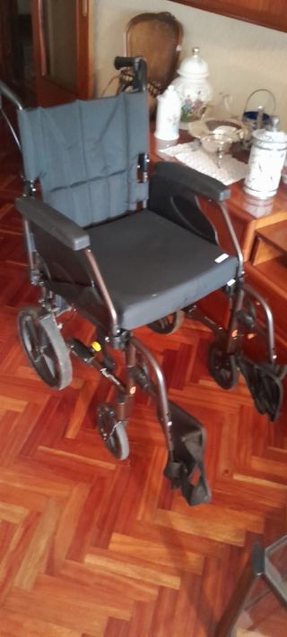 Silla de ruedas plegable