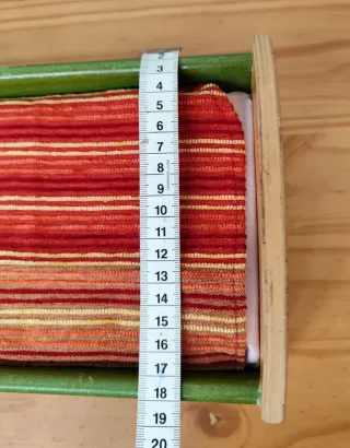 Cama de madera para muñecas