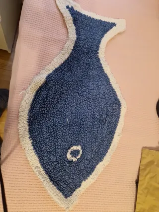 Tappetino da bagno a forma di pesce. Med