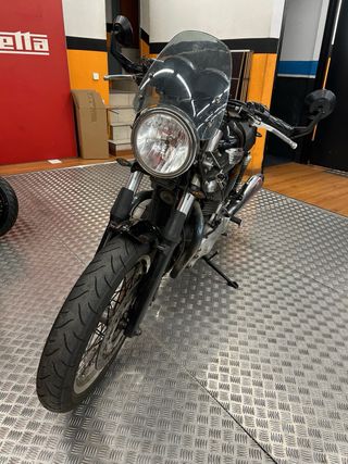 Triumph Thruxton Negra