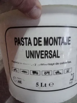 Pasta montaje universal para ruedas de todo tipo.
