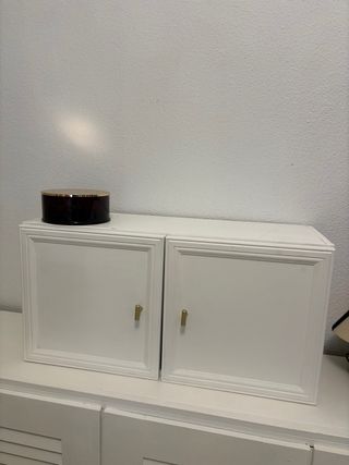 Estantería de cristal y madera