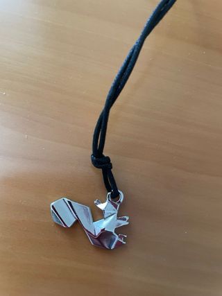 Collana con ciondolo scoiattolo stilizzato