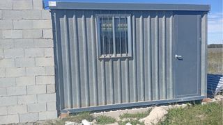 Caseta metálica de obra