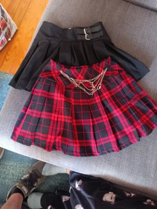 Falda tabla plisada cuadros roja y negra