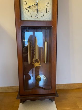 Reloj de pie antiguo Kaiser