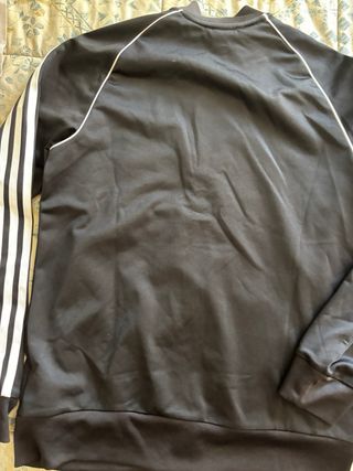 Felpa Adidas nera con strisce bianche