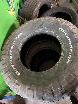 4 Rueda BFGoodrich Mud-Terrain T/A 37x12.50R17LT