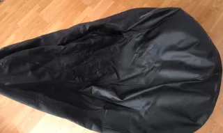Puff pera negro cuero