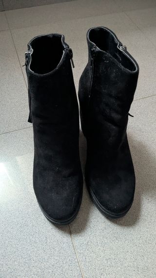 Botines negros tacón