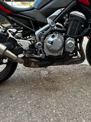 Kawasaki Z900 A2 Naked Roja